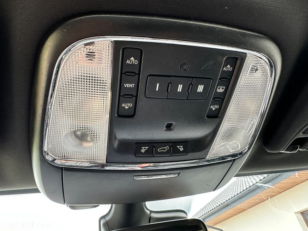 Jeep Grand Cherokee 5.7 V8 HEMI 4WD Automatik S - 24