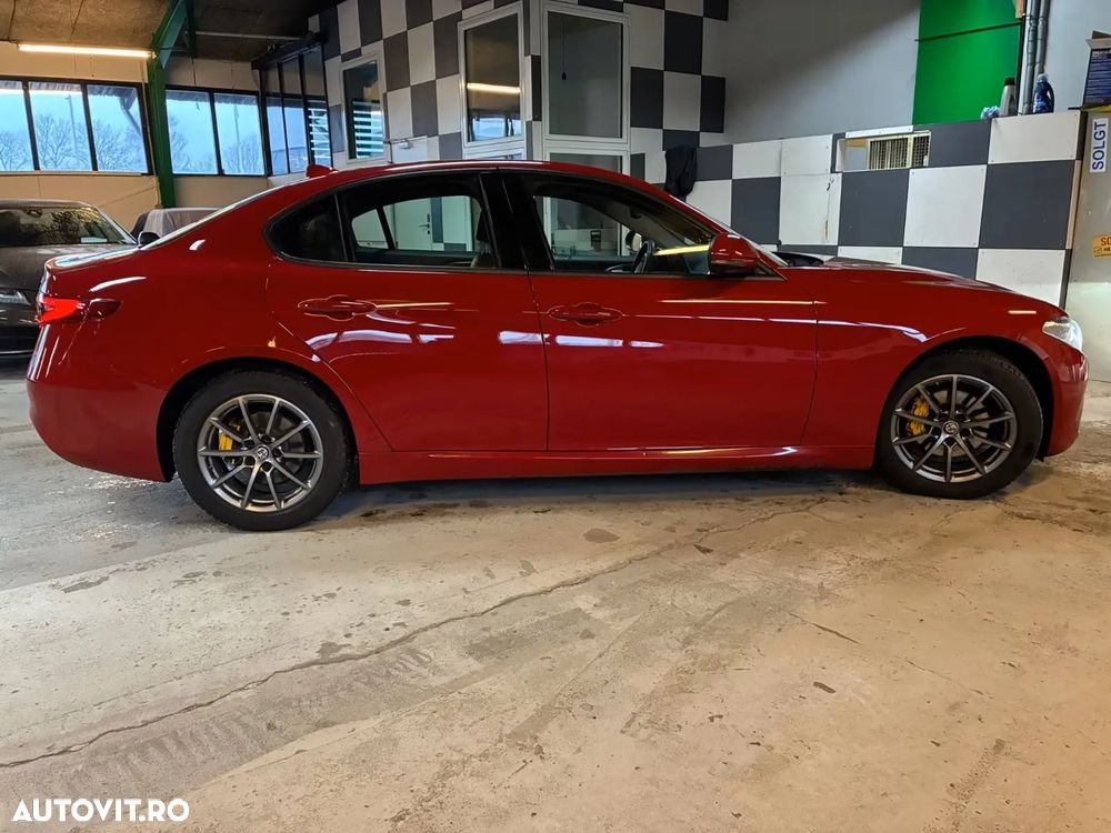 Alfa Romeo Giulia 2.0 Turbo RWD AT8 - 5