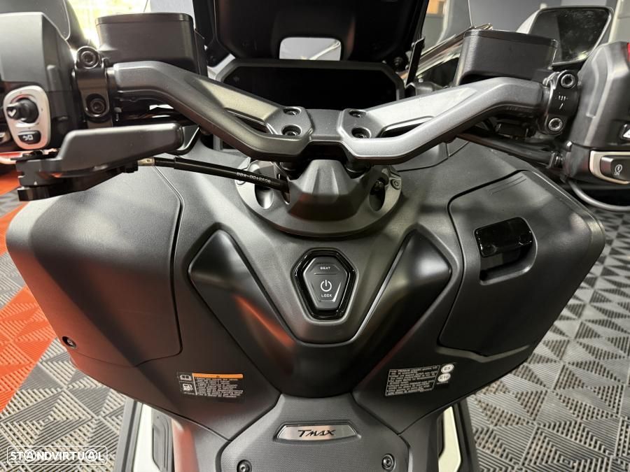 Yamaha TMAX TECH MAX - 18