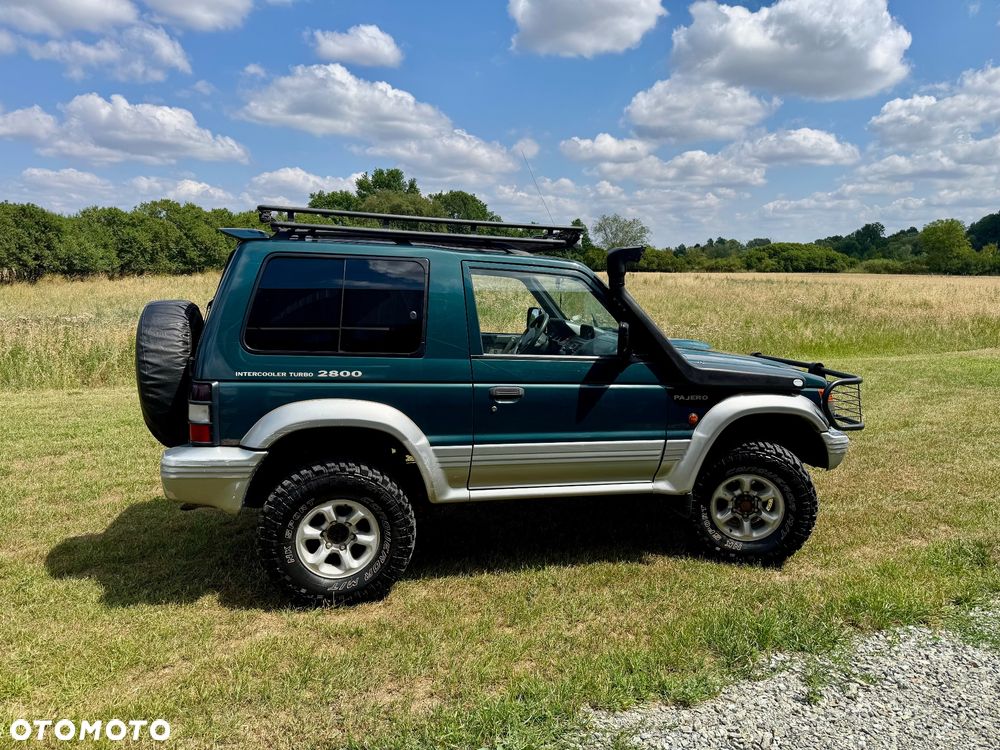 Mitsubishi Pajero - 2