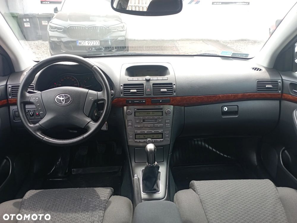 Toyota Avensis 2.0 VVT-i Sol - 8