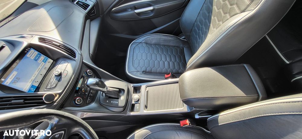 Ford Kuga 2.0 TDCi 4WD Powershift Vignale - 28