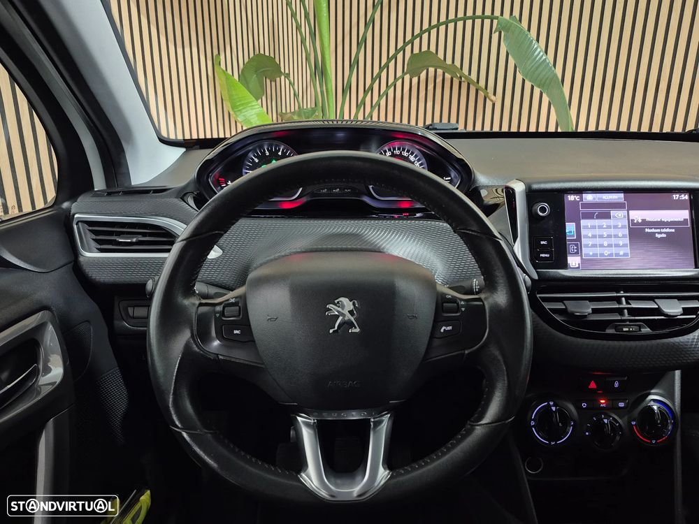 Peugeot 2008 1.2 PureTech Style - 9