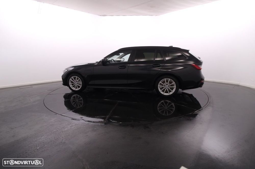 BMW 330 e Touring Corporate Edition Auto - 3