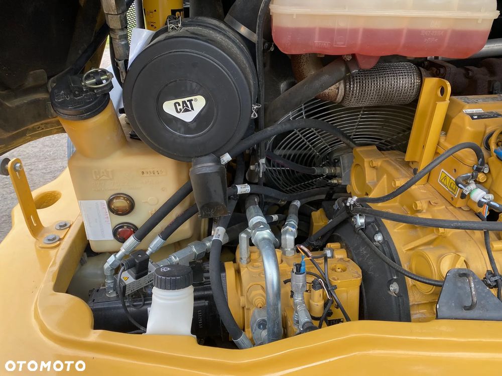 Caterpillar CAT 907H2, 2014 ROK, 4900 MTH, ŁYŻKA OTWIERANA + WIDŁY, z NIEMIEC, - 25