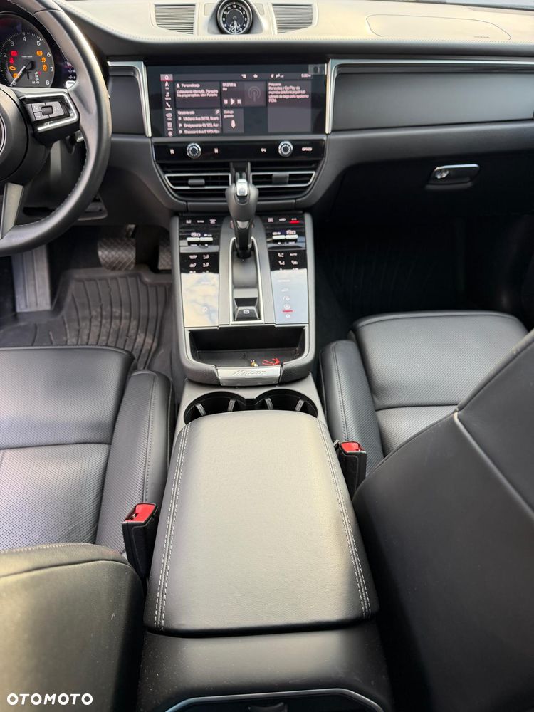 Porsche Macan T - 28