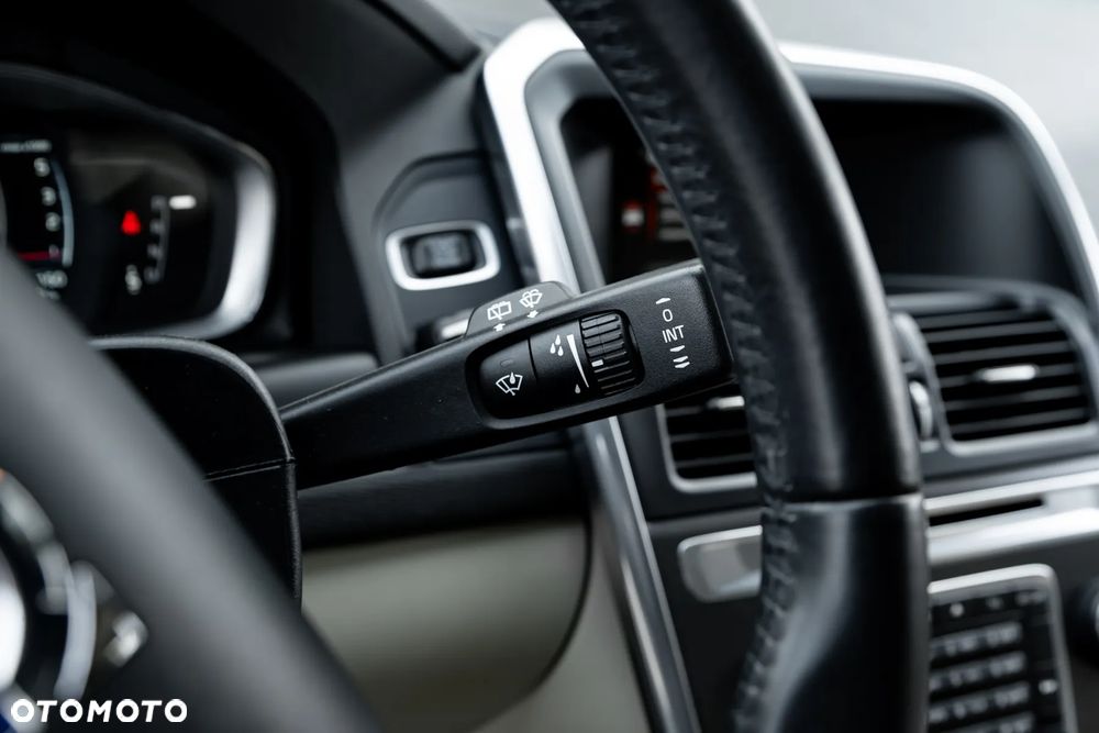 Volvo XC 60 D4 Geartronic Summum - 36