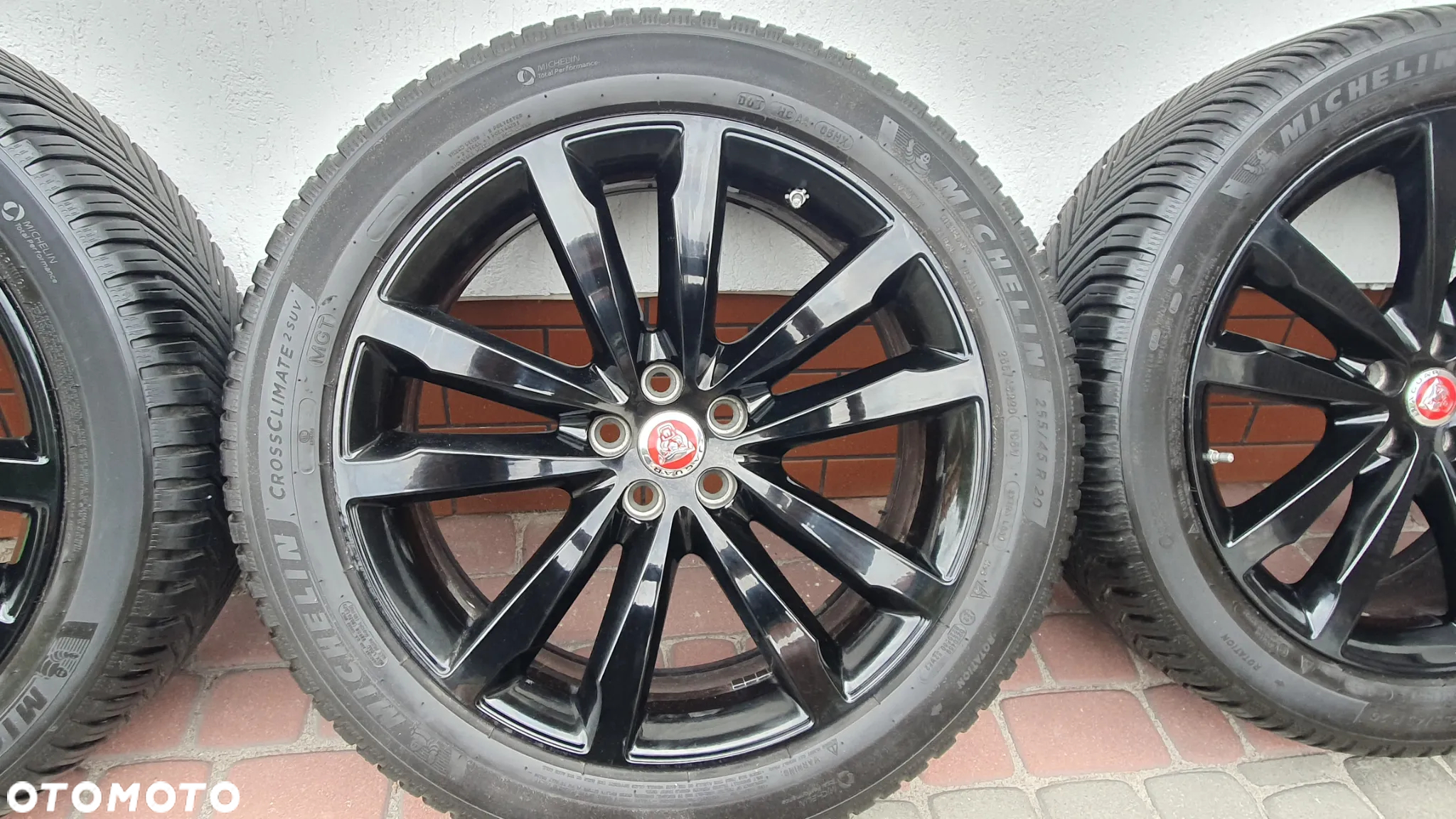 4 Koła + Felga na zapas Jaguar E-Pace Całoroczne Michelin CrossClimate 2 SUV 255 45 R20 - 4