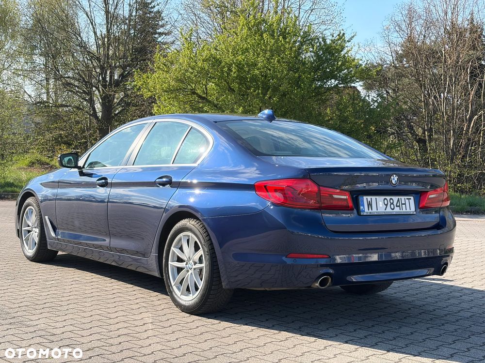 BMW Seria 5 520d xDrive - 10