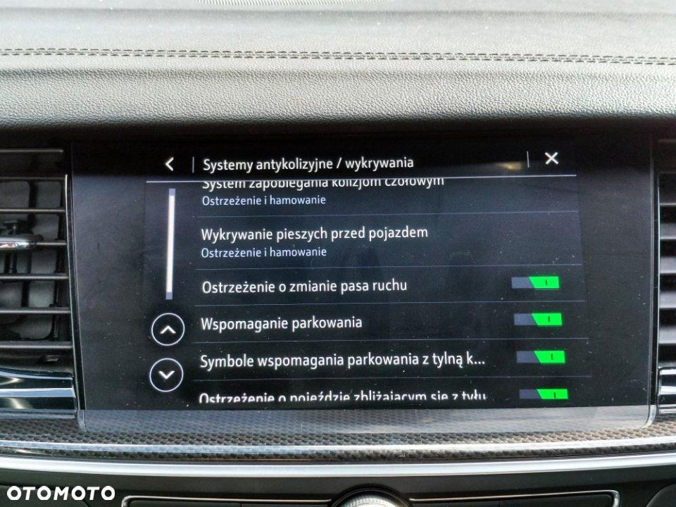 Opel Insignia - 25