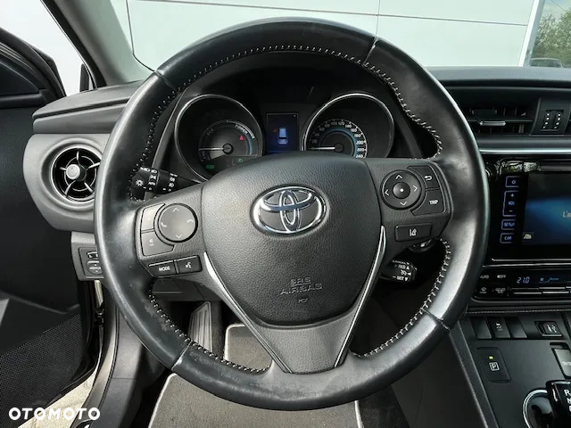 Toyota Auris Hybrid 135 Active - 19