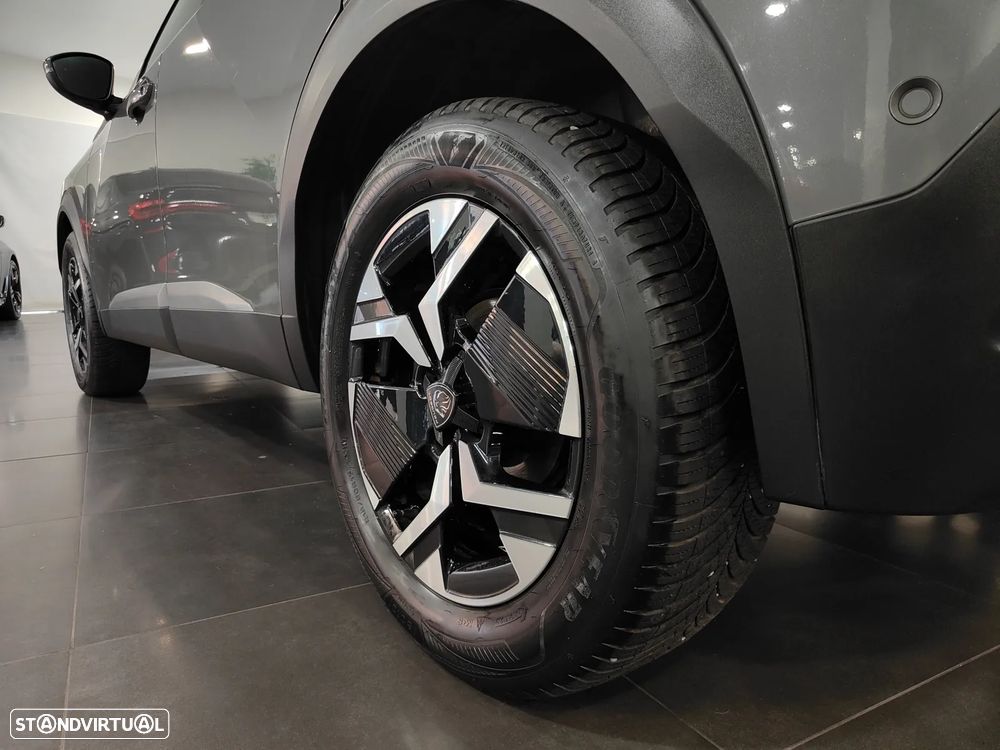 Peugeot 2008 1.2 PureTech Allure EAT8 - 33