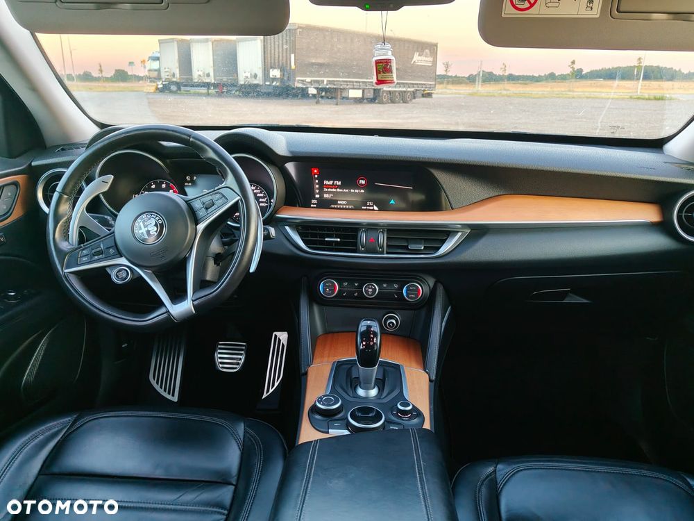 Alfa Romeo Stelvio - 7