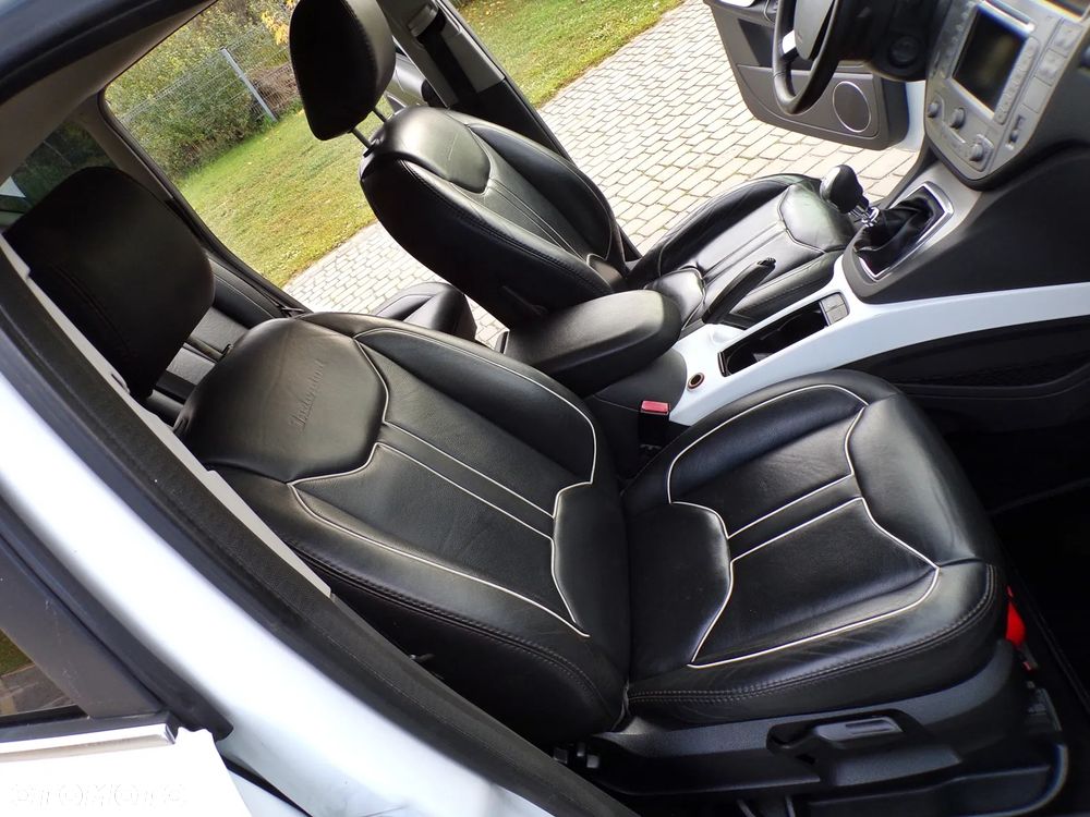 Ford Kuga 2.0 TDCi 2x4 Titanium - 24