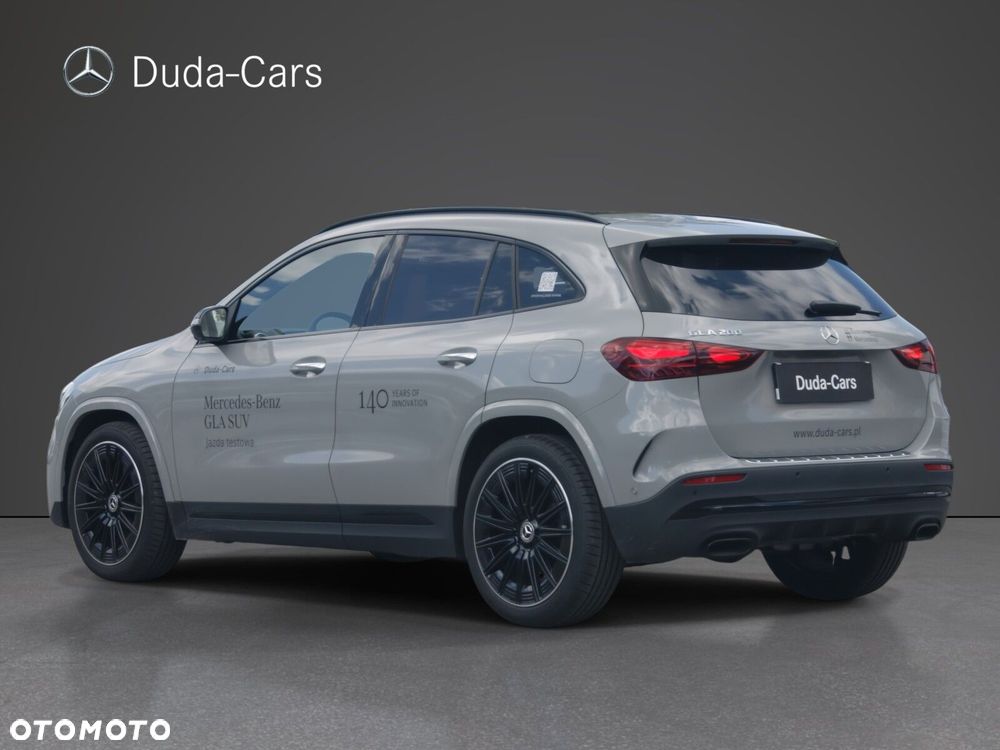Mercedes-Benz GLA - 4