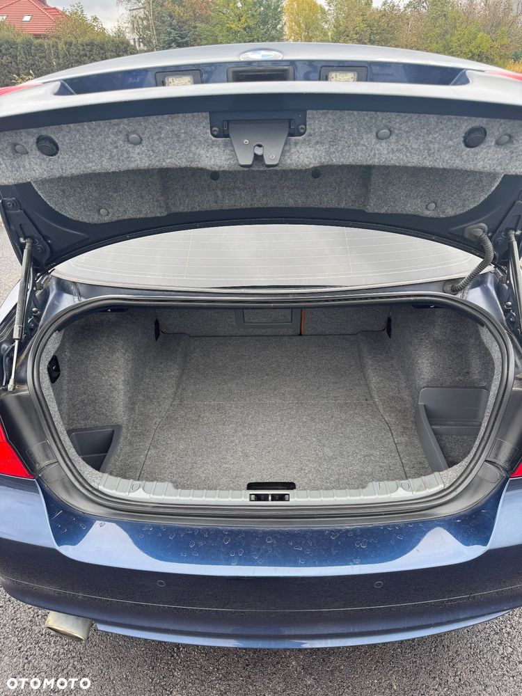 BMW Seria 3 320d Efficient Dynamics - 31