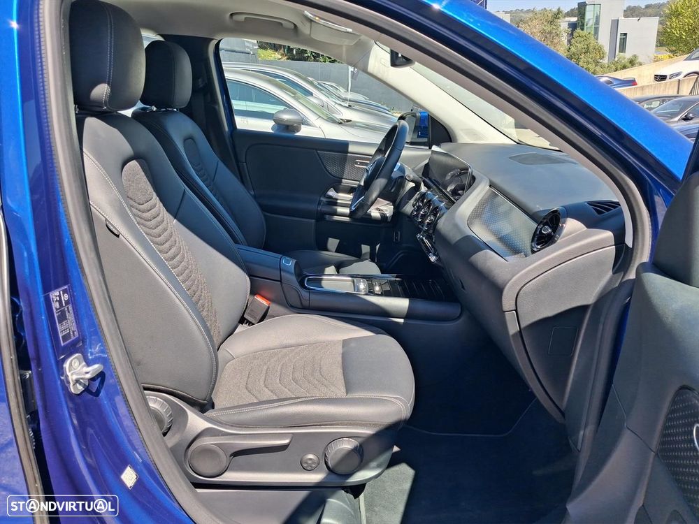 Mercedes-Benz GLA 180 d Progressive - 13