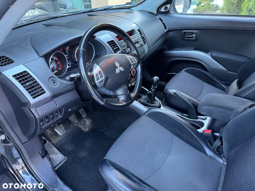 Mitsubishi Outlander 2.0 DID Instyle - 3