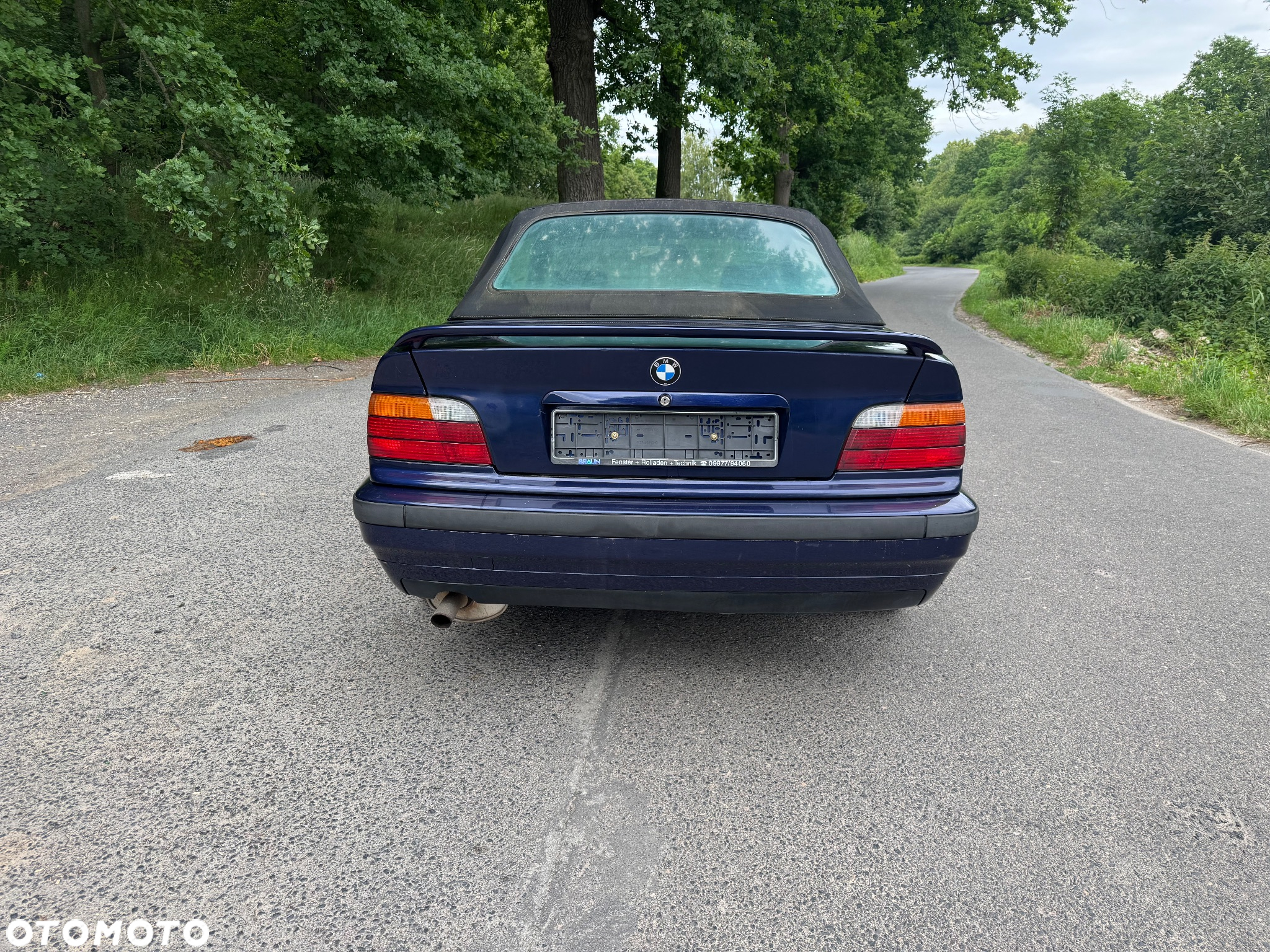 BMW Seria 3 318i Cabriolet - 11