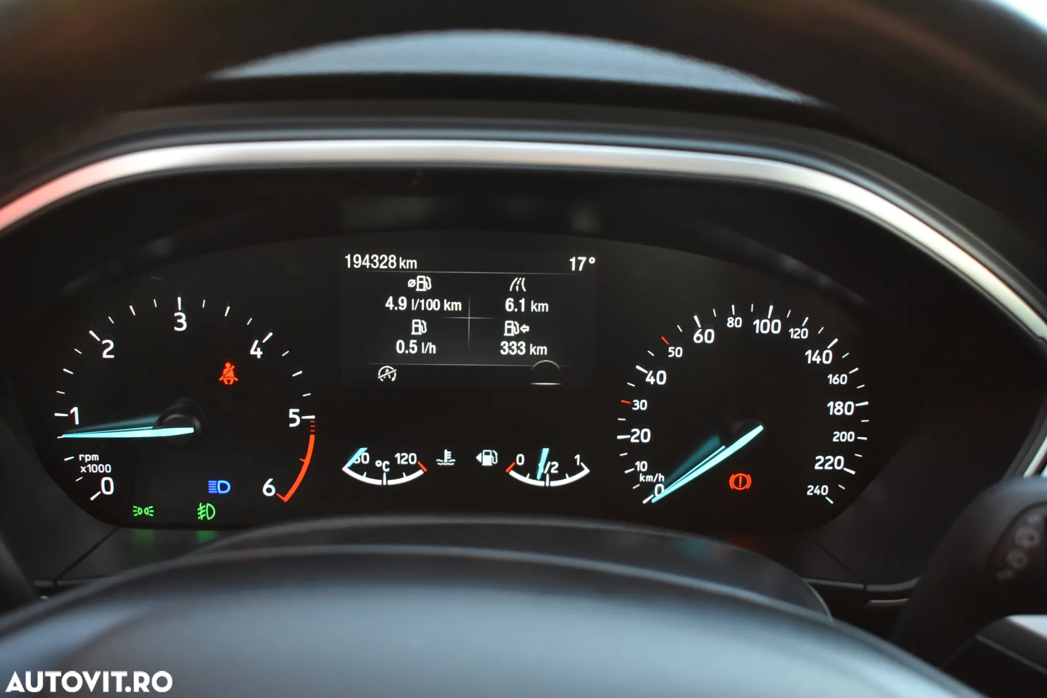 Ford Focus 1.5 EcoBlue Start-Stopp-System TITANIUM - 12