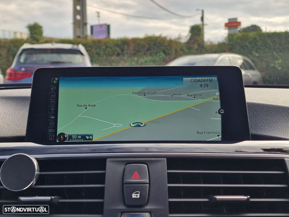 BMW 320 d EfficientDynamics Auto Line Sport - 34