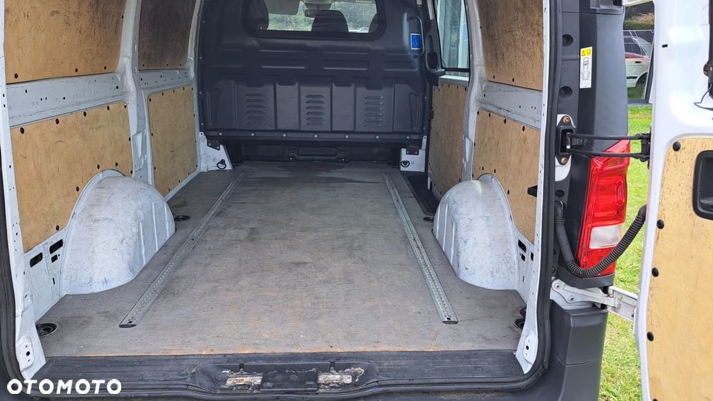 Mercedes-Benz VITO - 23