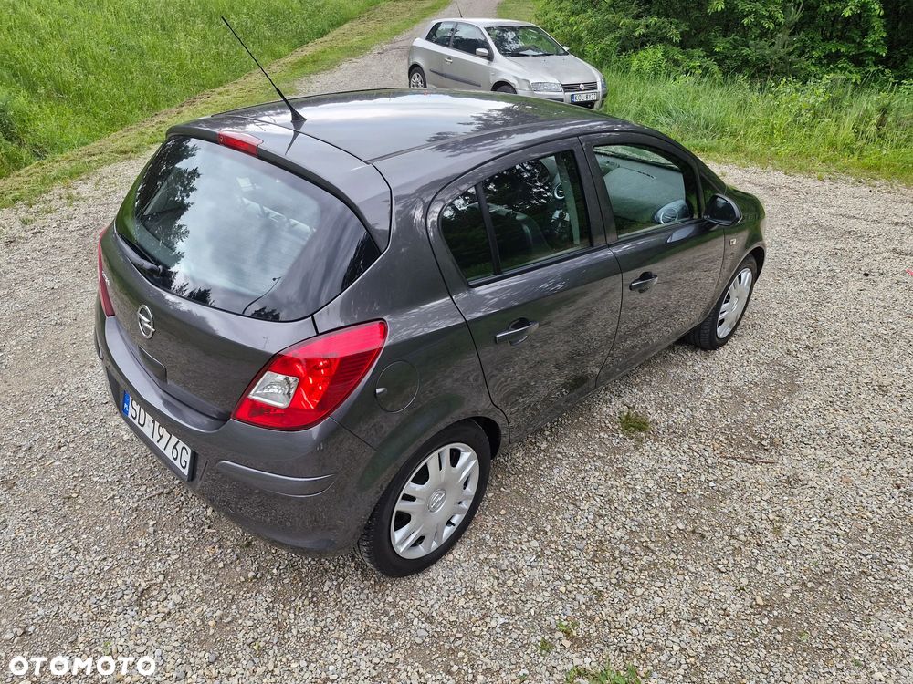 Opel Corsa 1.4 16V Cosmo - 34