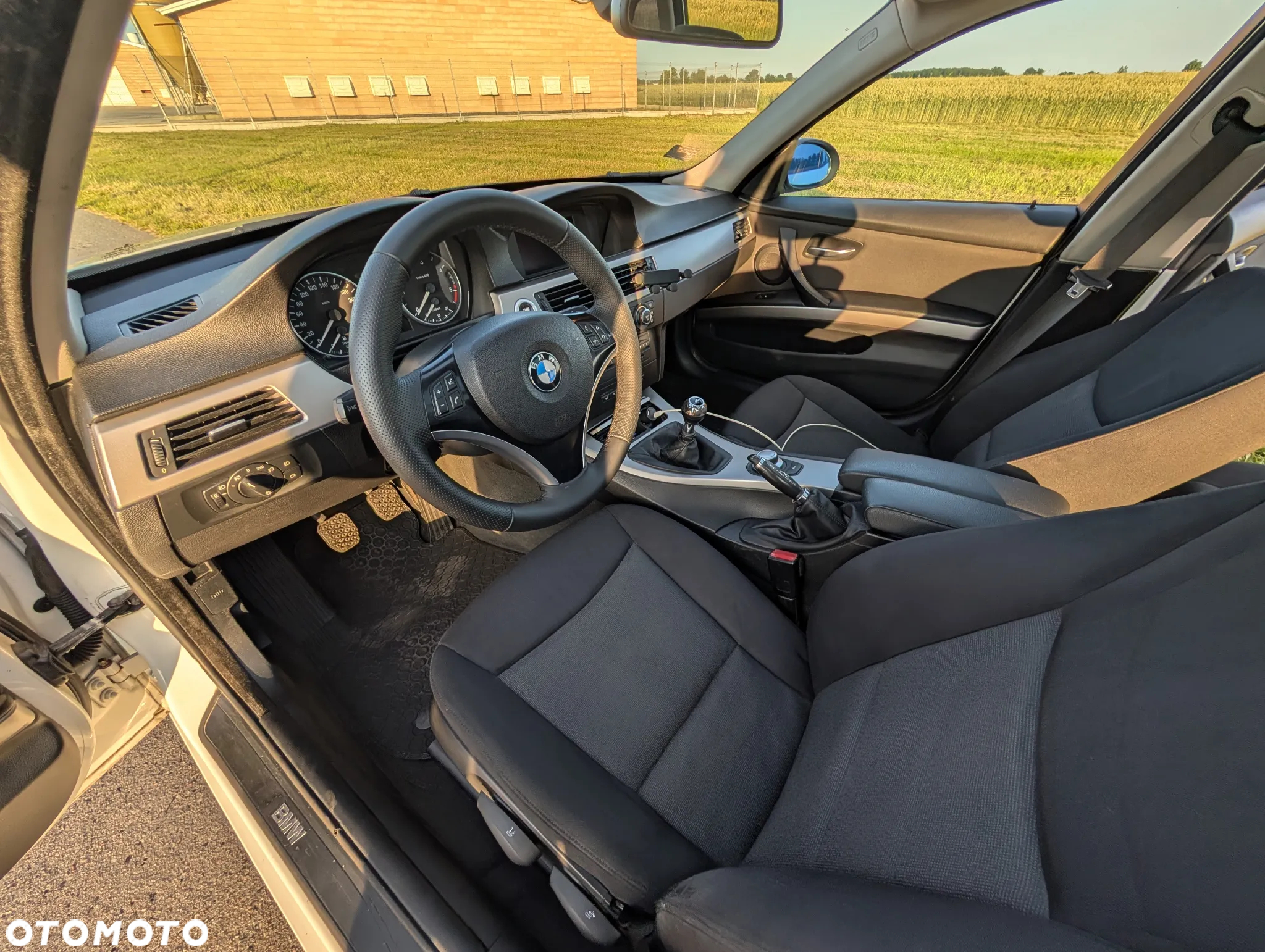 BMW Seria 3 320d DPF Touring - 19