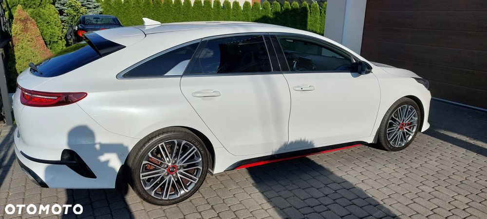 Kia ProCeed - 12