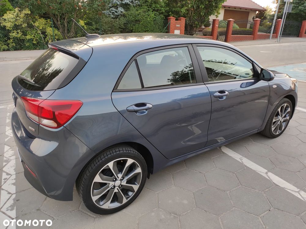 Kia Rio - 12