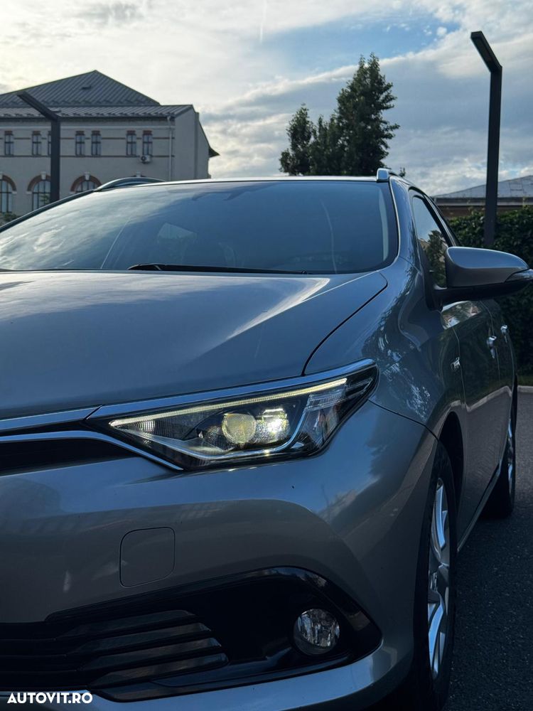 Toyota Auris 1.8 L VVT-i Luna - 23