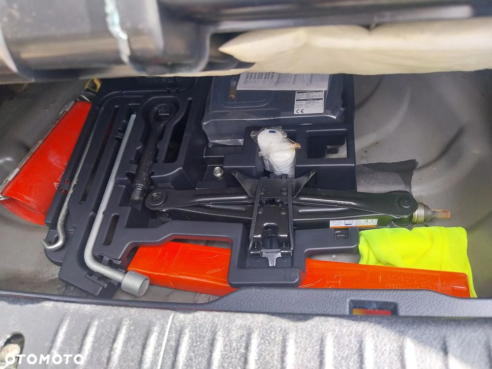 Lexus CT 200h Business Edition - 28