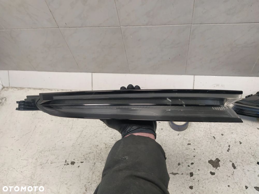 PORSCHE TAYCAN 9JA 19- LAMPA TYŁ TYLNA LED PRAWA LEWA  BASE USA ORYGINAŁ - 5