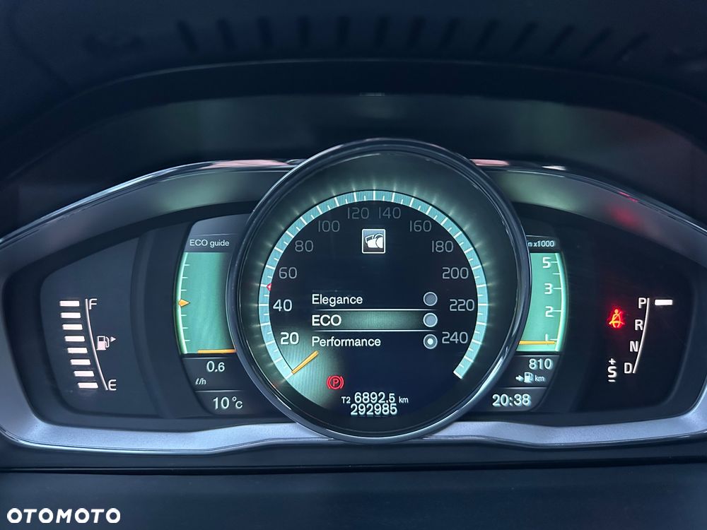 Volvo V60 D5 Geartronic RDesign - 13