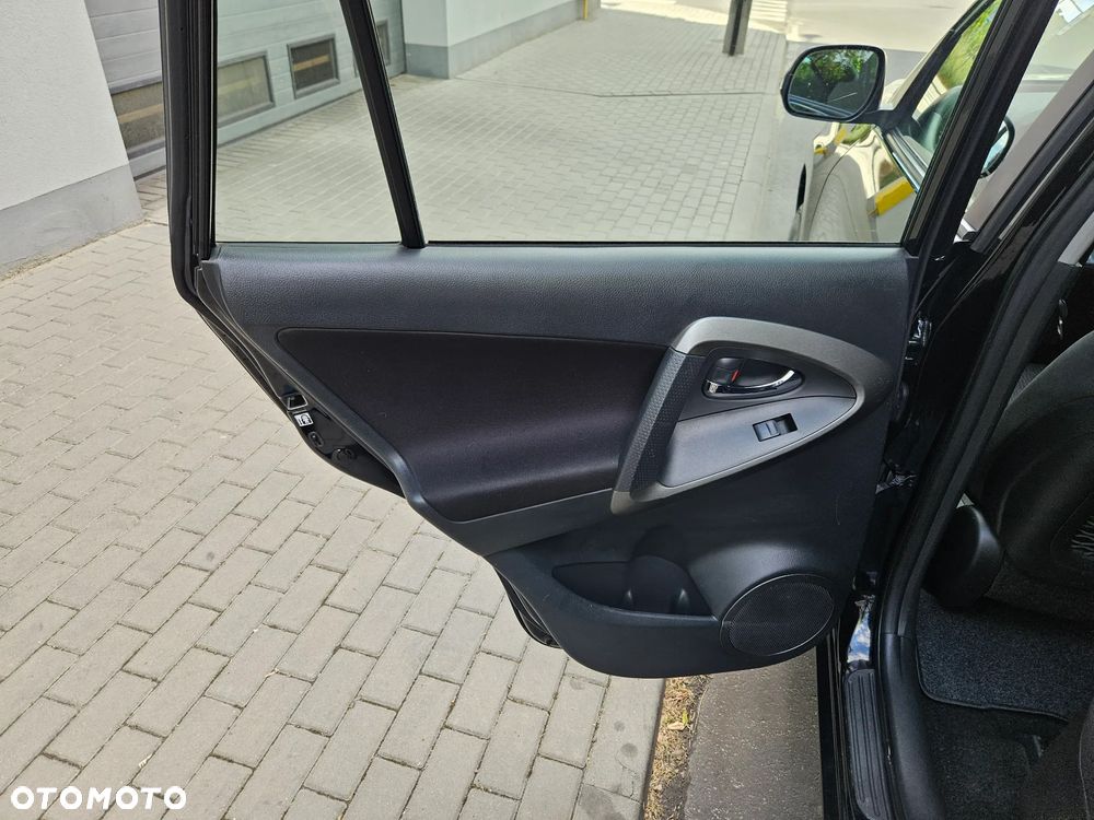 Toyota RAV4 2.0 VVT-i Premium - 8
