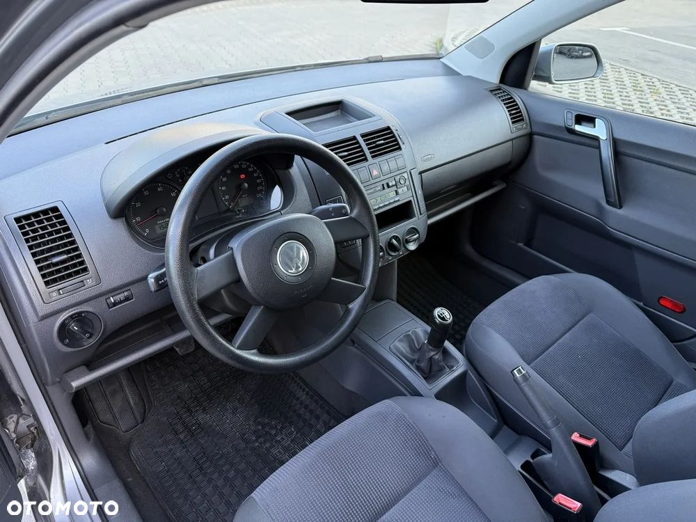 Volkswagen Polo 1.4 16V Comfortline - 16