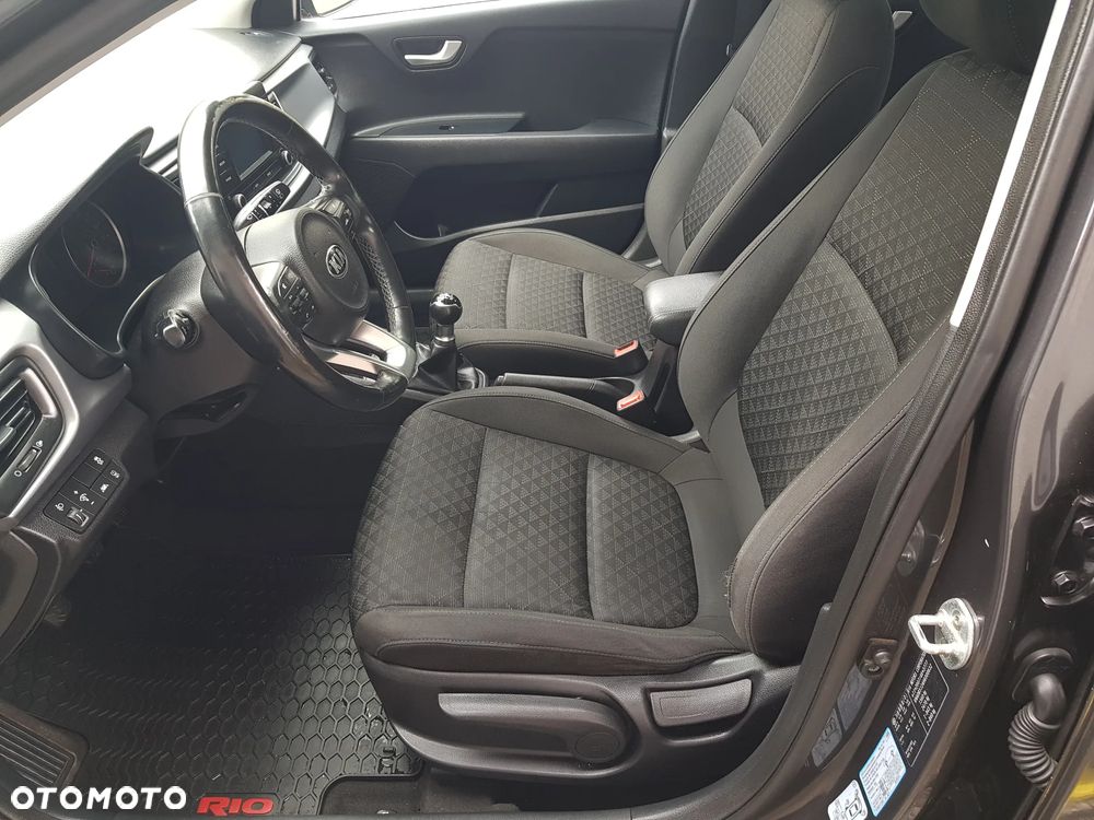 Kia Rio - 15
