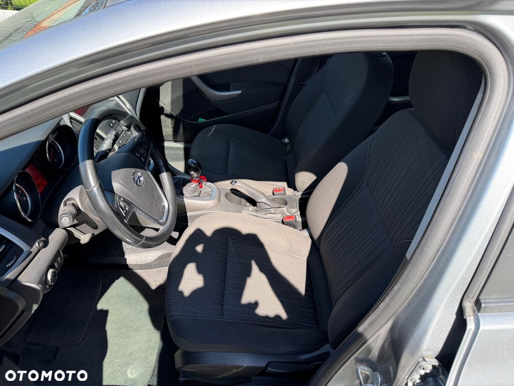 Opel Astra 1.4 Essentia - 12