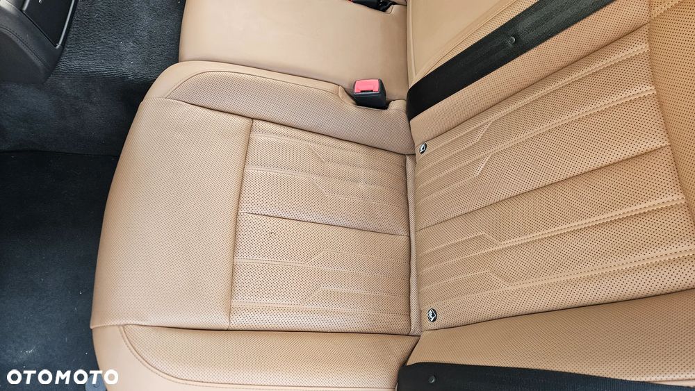 Audi A8 - 38