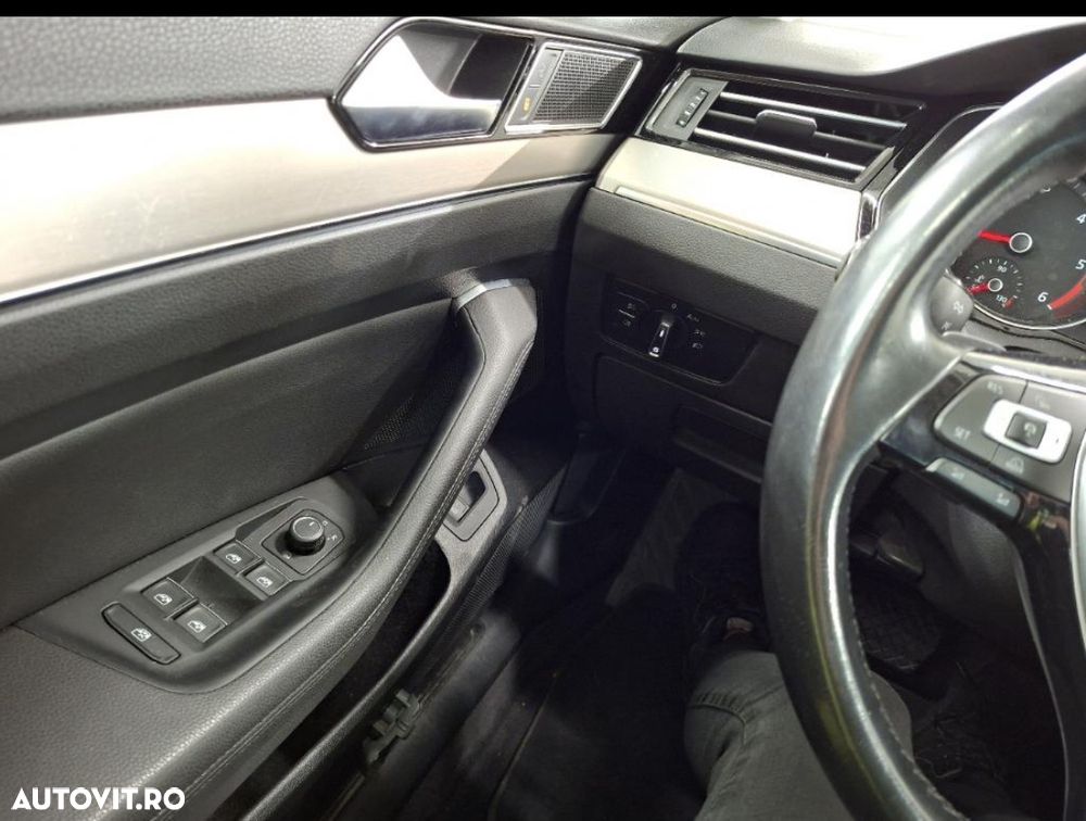 Volkswagen Passat 2.0 TDI SCR DSG Highline - 10