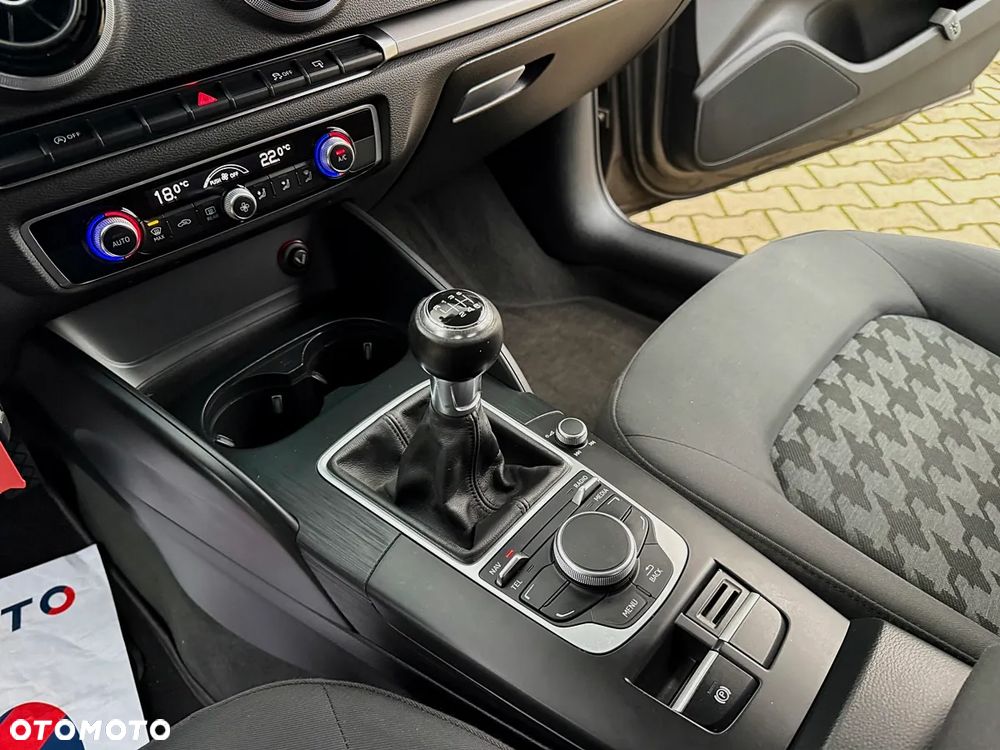 Audi A3 Sportback 1.4 TFSI Attraction - 33