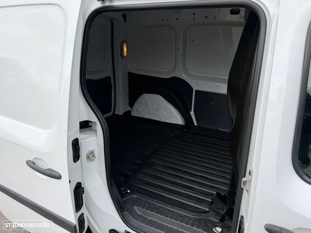 Renault Kangoo Maxi 3lug c/IVA deductivel Nacional - 16