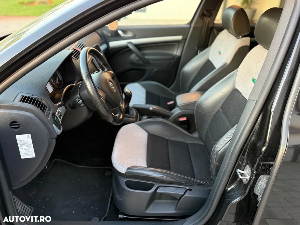 Skoda Octavia Combi 2.0 TFSI RS - 11