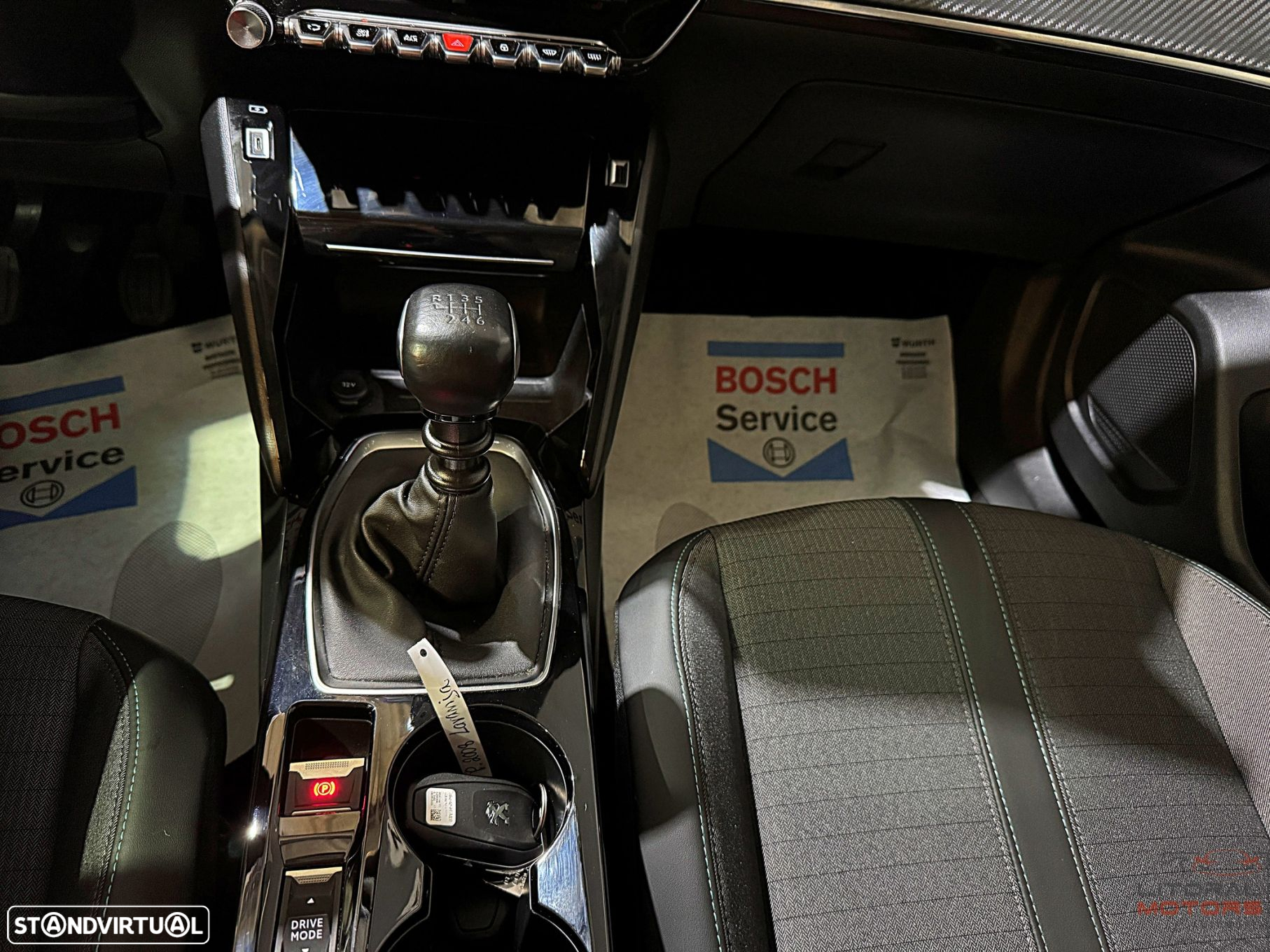 Peugeot 2008 1.2 PureTech Allure Pack - 27