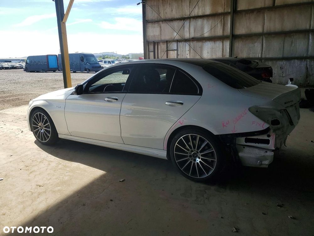 Mercedes-Benz Klasa C AMG 43 4-Matic - 3