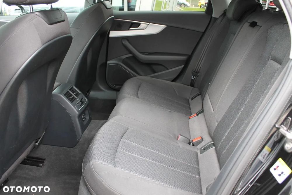 Audi A4 Avant 35 TFSI mHEV Advanced S tronic - 15