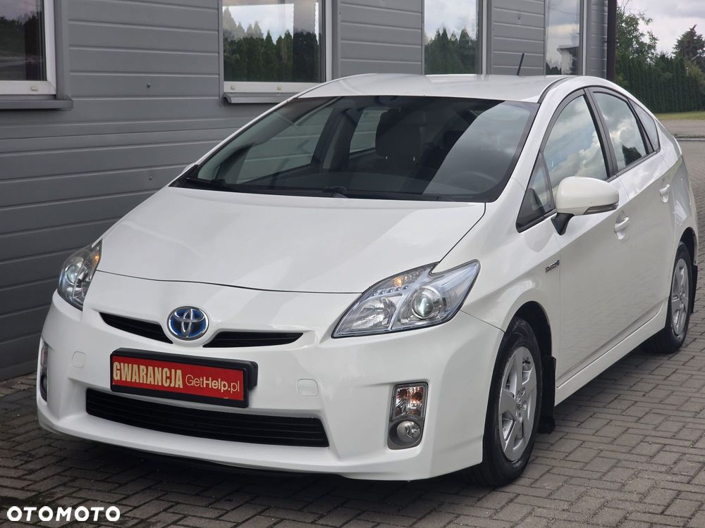 Toyota Prius (Hybrid) - 3