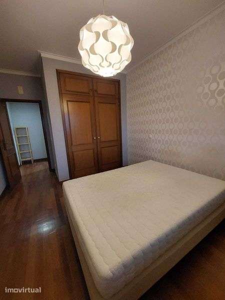 Apartamento T2 Mobiliado na Rua Miguel Torga Coimbra - Grande imagem: 5/12