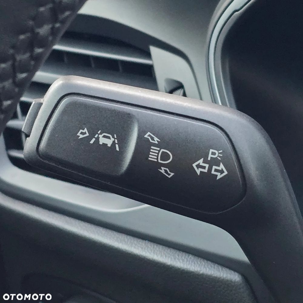 Ford Focus SW 1.0 EcoBoost Hybrid TITANIUM X - 27