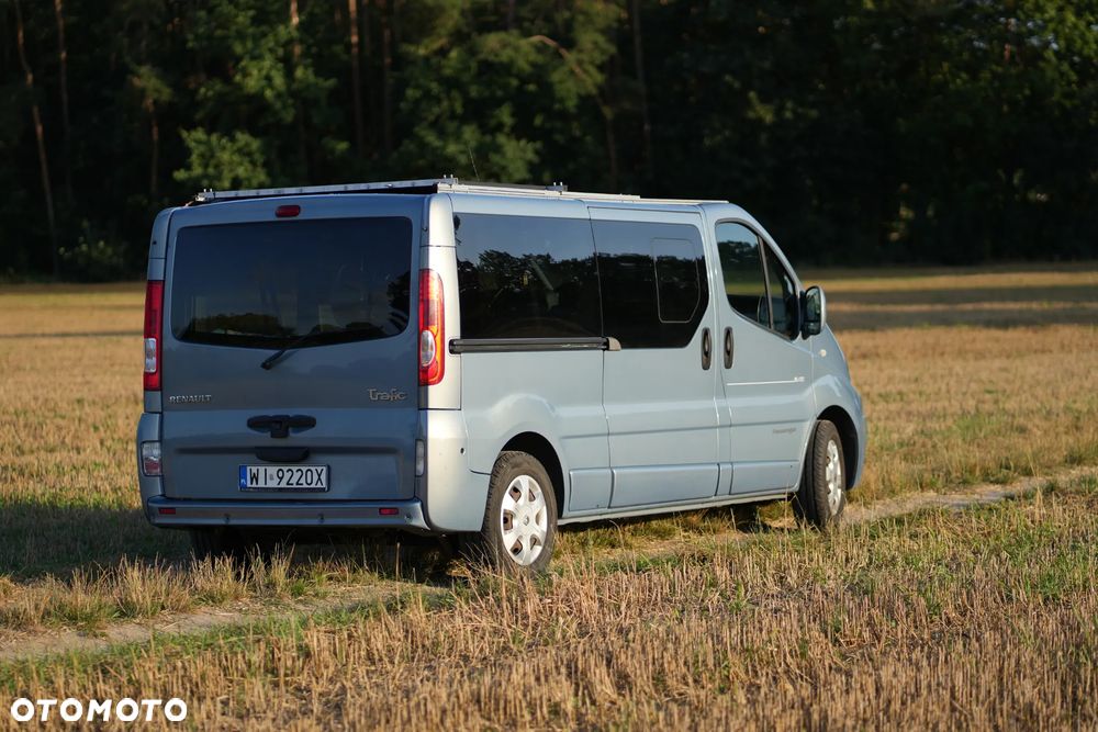 Renault Trafic Grand Passenger Black Edition - 8